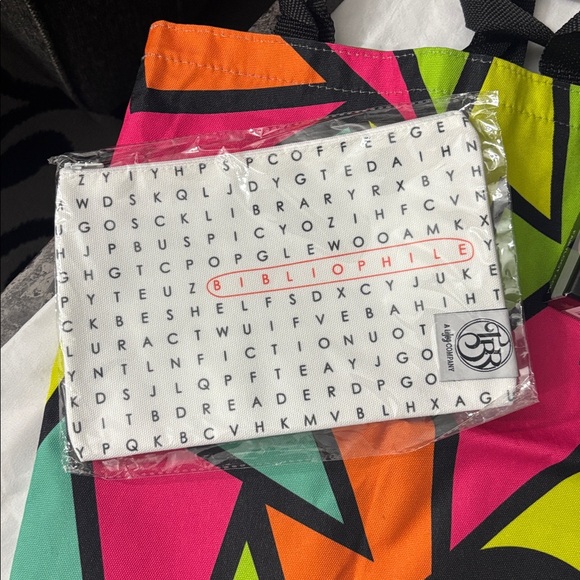 Bookish Items Bundle - Picture 4 of 8